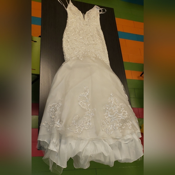 Nina Canacci Ivory Embroidered Wedding Dress - Picture 6 of 15